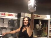 Cineteca Nacional es tomada de manera simbólica tras transfobia en baños públicos (VIDEO)