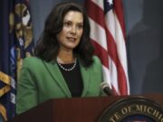 Whitmer advierte sobre el impacto de aranceles federales en Michigan