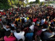 Unos 2.000 migrantes abandonan caravana y avanzan solos en sur de México