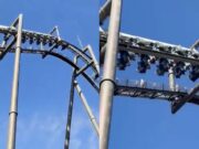 VIDEO: Montaña Rusa en Japón falla y deja de cabeza a pasajeros por casi una hora