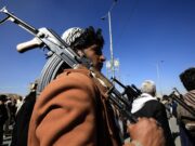 USA y Reino Unido bombardean Yemen en respuesta a ataques en el mar Rojo; hutíes declaran la guerra