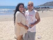 Pareja muere ahogada en Mazatlán: se metieron de noche al mar; celebraban un año de casados