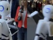 Un robot no soportó y colapsa en vivo mientras demostraba cómo funciona (VIDEO)