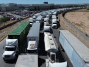 Texas vuelve a bloquear exportaciones mexicanas ante incremento en el flujo migratorio