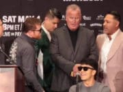 ‘Canelo’ Álvarez y De la Hoya a punto de los golpes; el campeón acusa de robo al promotor