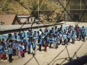 Niños migrantes se gradúan de primera escuela en albergue en la frontera norte de México