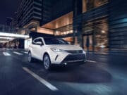 2024 Toyota Venza. Salir por la puerta ancha.