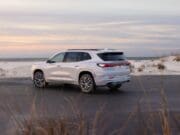 Tus abuelos no lo van a reconocer. Es el 2025 Buick Enclave.