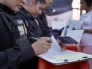 Dos jueces de inmigración en Texas han denegado todos los casos de asilo asignados