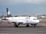 Un pasajero intenta apoderarse de avión y desviarlo de México a Estados Unidos