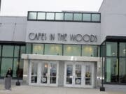 Menores tendrán que ser acompañados a Woodland Mall a partir del 7 de Diciembre