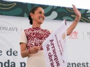 Sheinbaum asegura que los narcocorridos no están prohibidos en México