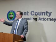 Fiscal retira cargo de asesinato contra el ex oficial Christopher Schurr, no será juzgado nuevamente