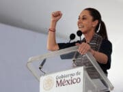 Sheinbaum promete «defender dignamente» a los mexicanos en reunión con Trump en el G7