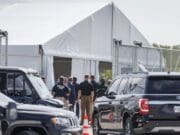 EEUU comienza a deportar a migrantes con vuelos desde ‘Alligator Alcatraz’ en Florida