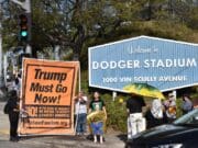 Fiscales demócratas refuerzan demanda contra las redadas de Inmigración en Los Ángeles