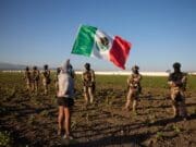 México informa de reuniones con 60 connacionales detenidos en redadas de ICE en California