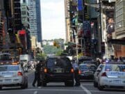 Tres heridos y un adolescente detenido en un tiroteo en Time Square en Nueva York