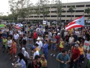 Cientos de puertorriqueños protestan contra las maniobras militares de EEUU en la isla