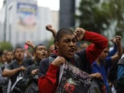 Miles de personas salen a la calle para pedir justicia por los 43 de Ayotzinapa