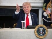 Trump afirma que su política arancelarias sirve para «traer la paz al mundo»