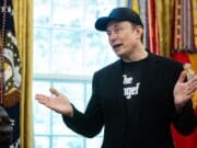Musk asegura que el robot Optimus de Tesla acabará con la pobreza en todo el mundo