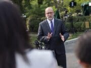 La Casa Blanca anuncia que han comenzado los despidos por el cierre de Gobierno