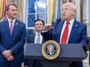 Trump dará un discurso en la asamblea israelí y presidirá a la ceremonia de paz en Egipto