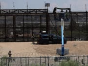 Estados Unidos anuncia multa de 5.000 dólares por cruzar ilegalmente frontera con México