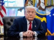Un juez bloquea permanentemente el intento de Trump de «desmantelar» bibliotecas y museos