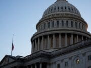 Senado consigue la mayoría de votos necesarios para proceder a reabrir el gobierno de EEUU