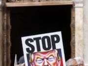 El 64 % de los latinos en EEUU desaprueba a Trump y el 41 % teme un arresto migratorio