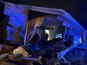 Coche se estampa contra casa en Mount Olivet causando serios daños estructurales y mandando a una persona al hospital