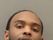 Identifican y presentan cargos contra sospechoso por agresión doméstica