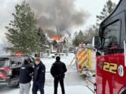 Ocho departamentos de bomberos combaten incendio en vivienda de Algoma Township