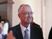 La televisora mexicana TV Azteca acude a concurso mercantil tras presiones por deudas