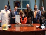 Whitmer reitera llamado a la responsabilidad vial y presenta avances en políticas de vivienda en Michigan