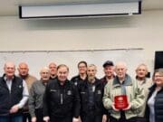 Voluntario celebra 20 años de servicio en la Oficina del Sheriff del Condado de Kent