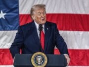 Gobierno de Trump asegura que redadas migratorias continuarán durante el cierre del DHS