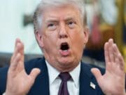 Trump es recibido con algunos abucheos al asistir a un musical en el Centro Kennedy