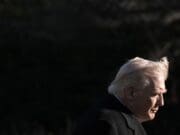 Gobierno de Trump desmantela programa de ayuda a inmigrantes de bajos recursos, según CBS