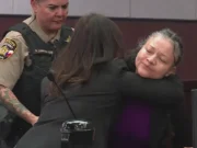 Una hondureña exonerada tras 22 años en prisión en Texas enfrenta posible deportación