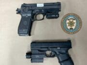 Detienen a dos menores y aseguran armas de fuego durante patrullaje en Kalamazoo