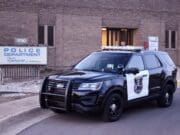 Acusan a dos hombres de Indiana por robo de vehículo a mano armada en Kalamazoo