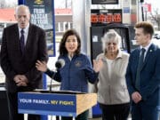 La gobernadora de Nueva York arremete contra Trump por el alto precio de los combustibles