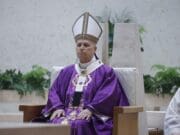 El papa pide que cesen las bombas en Oriente Medio y teme que la guerra se extienda más