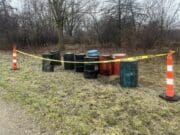 Investigan tambores abandonados cerca de Millennium Park en Walker