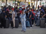 Los jornaleros mexicanos cruzan a EE.UU. para la cosecha agrícola entre temor y necesidad