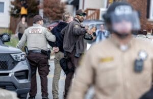 Policía de Texas podrá detener a personas que sospeche están en EEUU de forma irregular