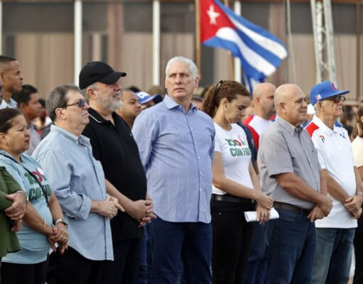 Díaz-Canel dice que los cubanos «morirían» por defender la isla de una invasión de EE.UU.